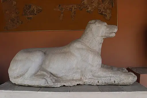 Statues of Molossian hound